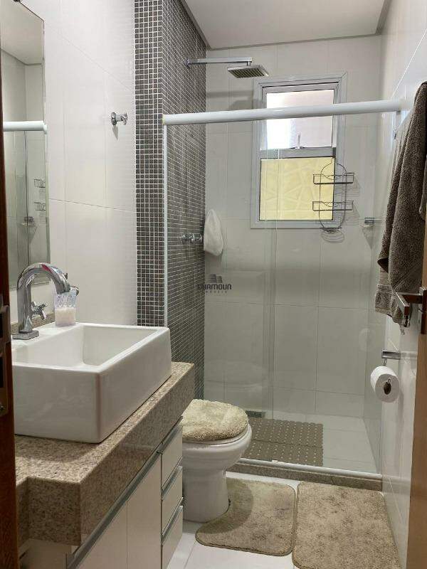 Apartamento à venda no Centro: Apartamento com 3 quartos 