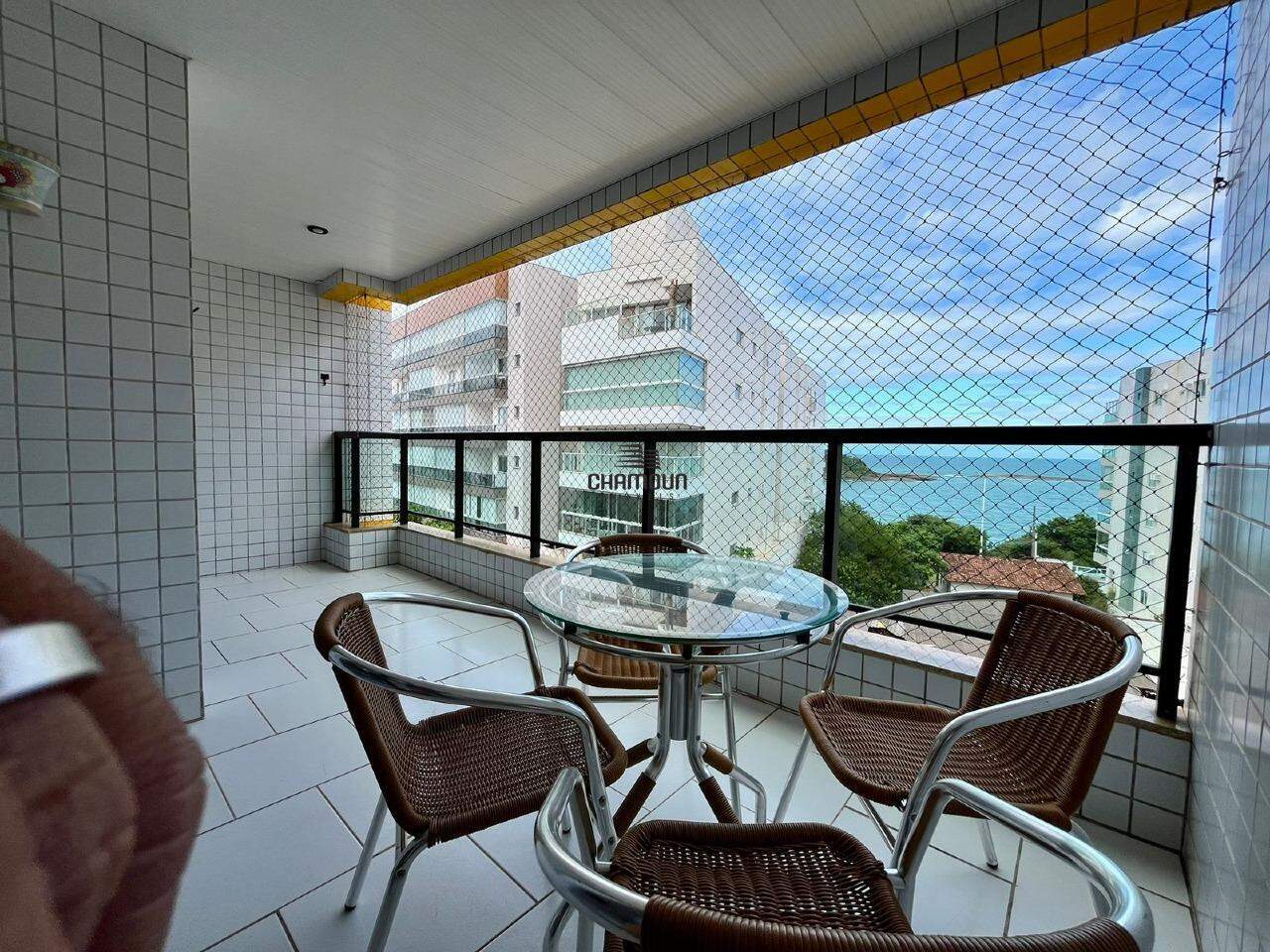 Apartamento à venda no Enseada Azul: 