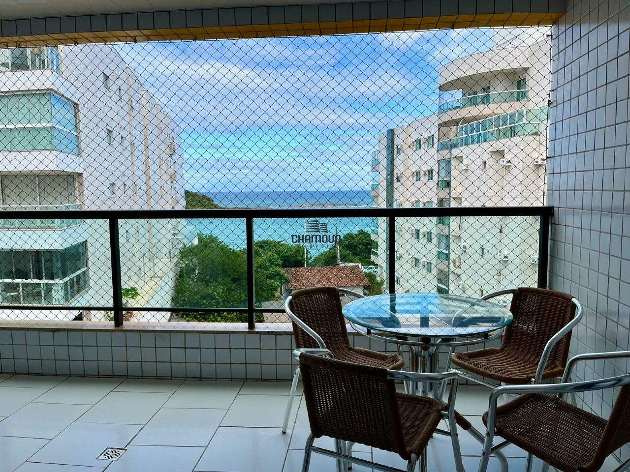 Apartamento à venda no Enseada Azul: 