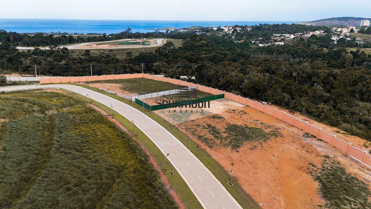 Lote à venda no Perocão: **Condomínio Alphaville Três Praias**
