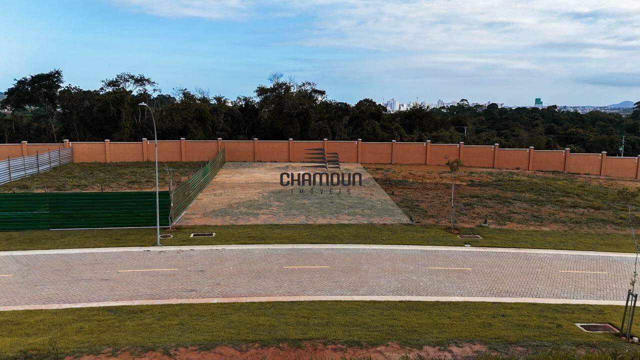 Lote à venda no Perocão: **Condomínio Alphaville Três Praias**