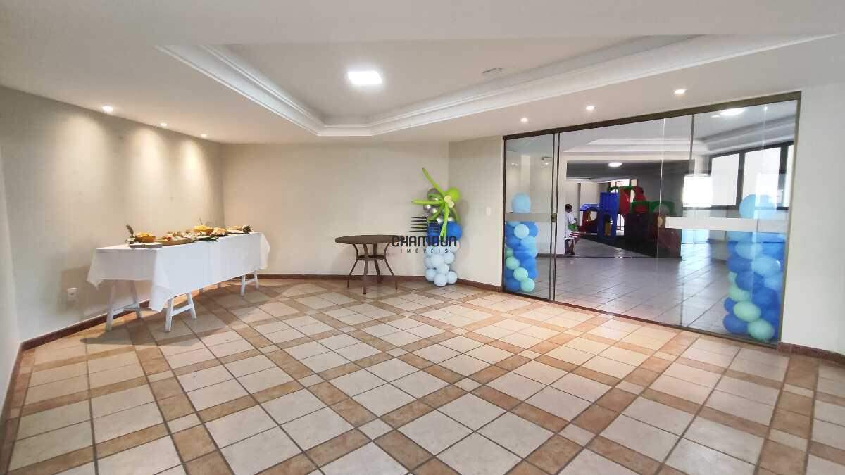 Apartamento à venda no Praia da Costa: Apartamento com 4 quartos em Vila Velha 