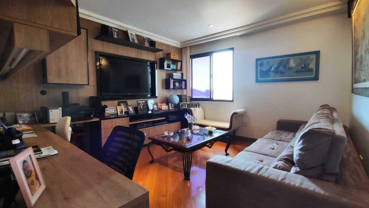 Apartamento à venda no Praia da Costa: Apartamento com 4 quartos em Vila Velha