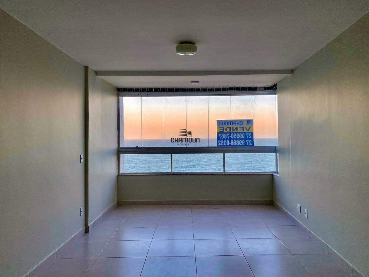 Apartamento à venda no Centro: Apartamento  com 3 quartos no centro de Guarapari 