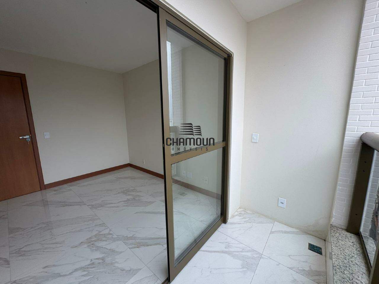 Apartamento à venda no Praia do Morro: Apartamento de 3 quartos 1 suite com varanda com vista para o mar na Praia do Morro em Guarapari
