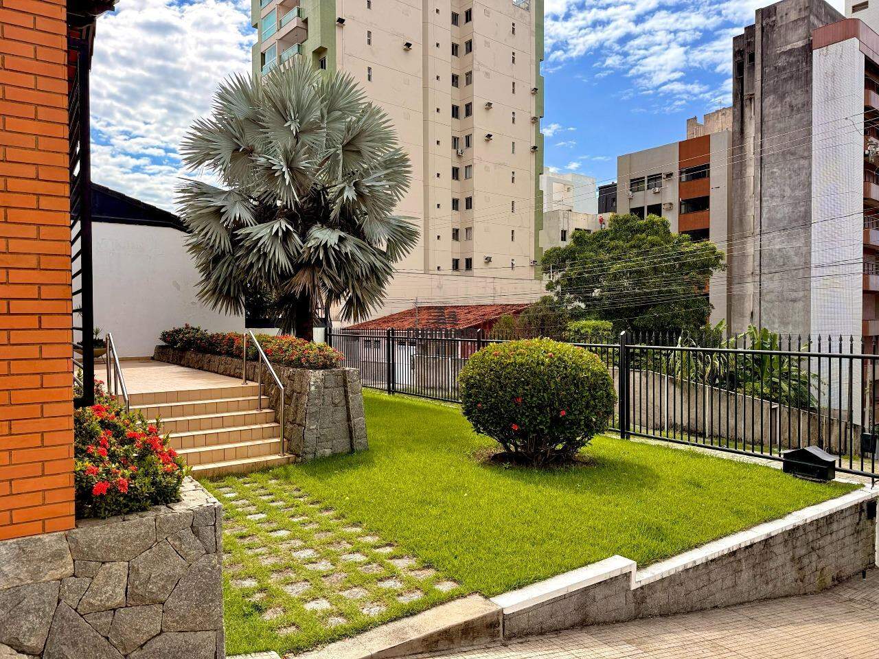 Casa à venda no Centro: Casa 5 quartos no centro de Guarapari - ES 