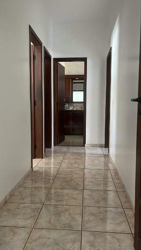 Casa à venda no Ibes: 5 quartos, 2 banheiros e 2 vagas.