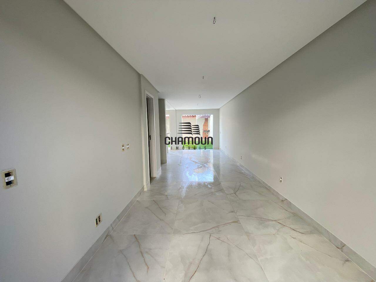 Casa à venda no Jardim Boa Vista: 3 quartos sendo 1 suite com closet e 2 vagas na garagem. 