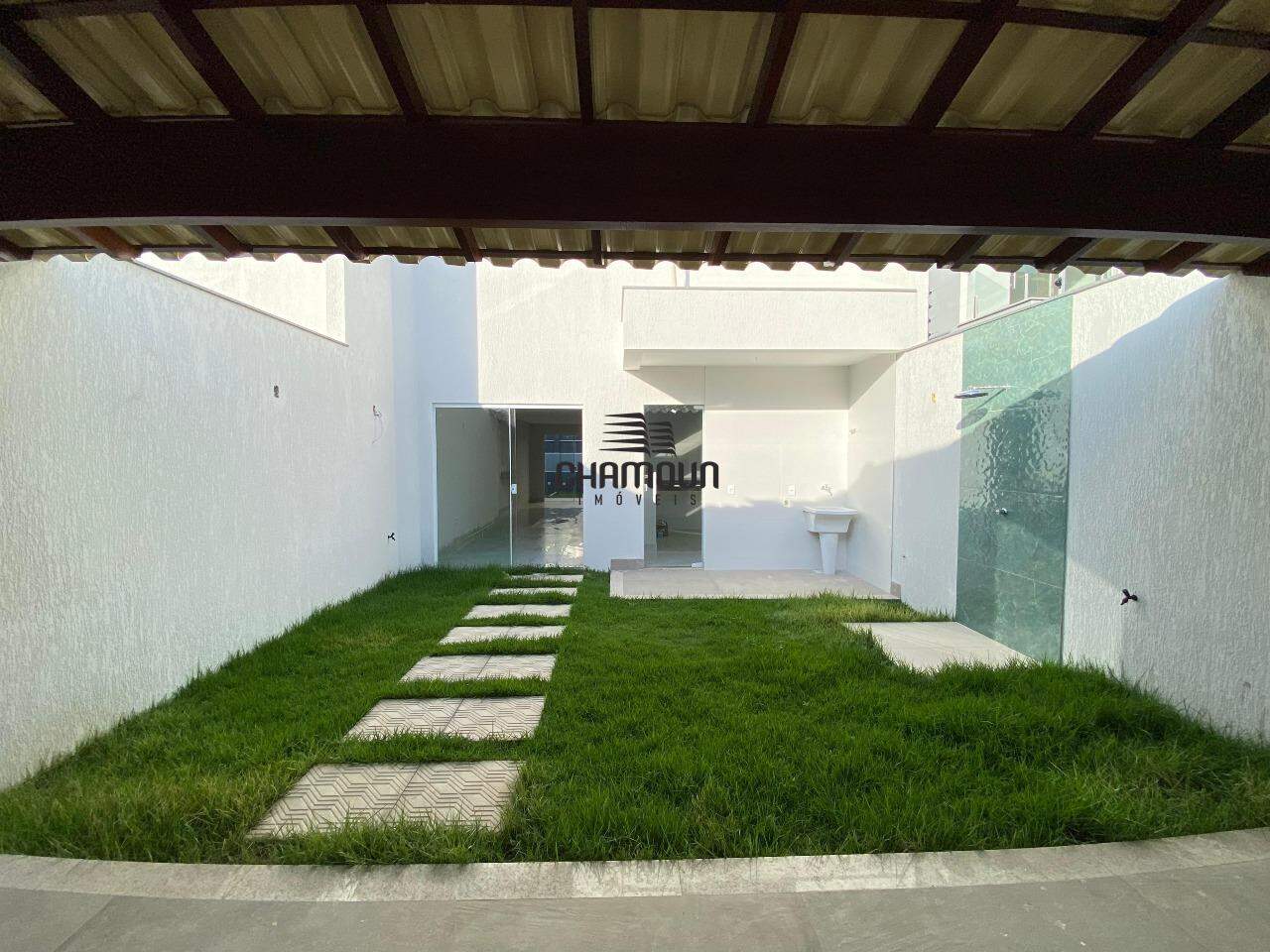 Casa à venda no Jardim Boa Vista: 3 quartos sendo 1 suite com closet e 2 vagas na garagem. 