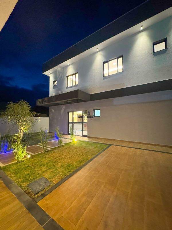 Casa em Condomínio à venda no Alphaville Jacuhy: 4 quartos espaçosos, todos suítes