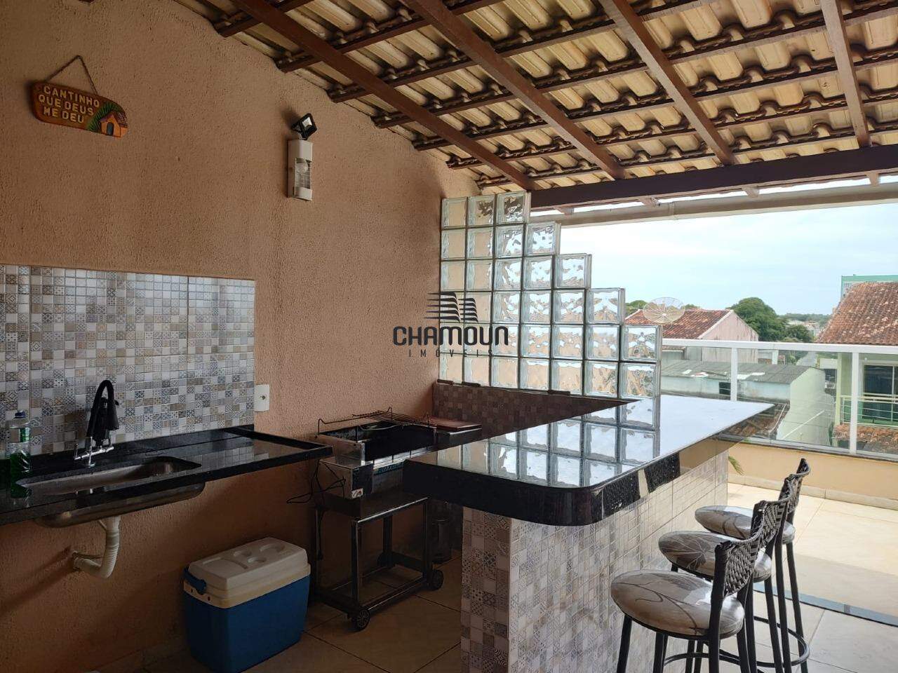 Casa à venda no Jardim Santa Rosa: Casa Triplex com 4 Quartos, Suíte e Sol da Manhã 1 Vaga de Garagem 