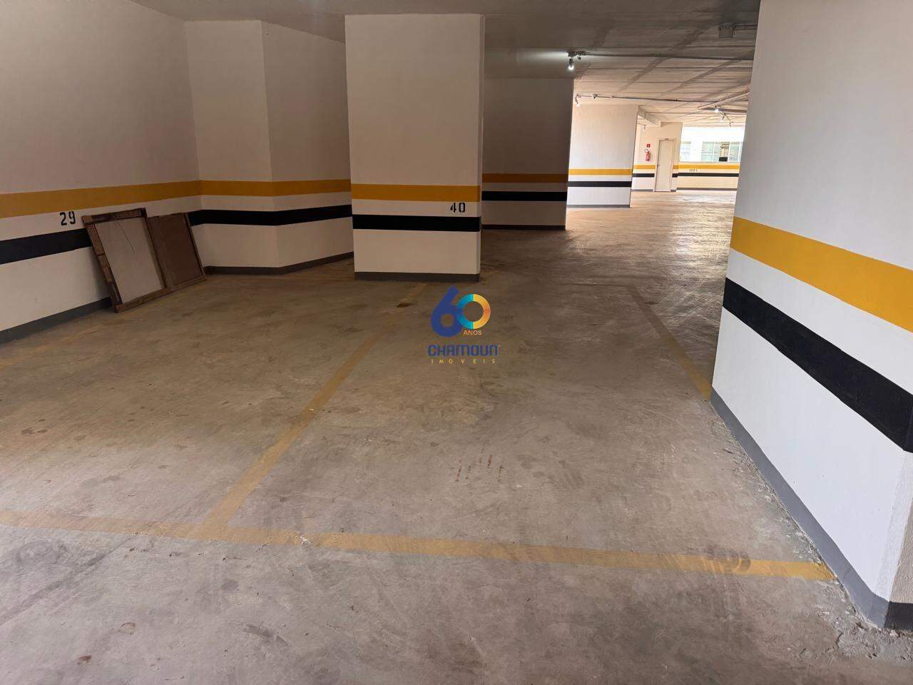 Garagem à venda no Praia do Morro: Vaga de garagem à venda no Ed. Napoli
