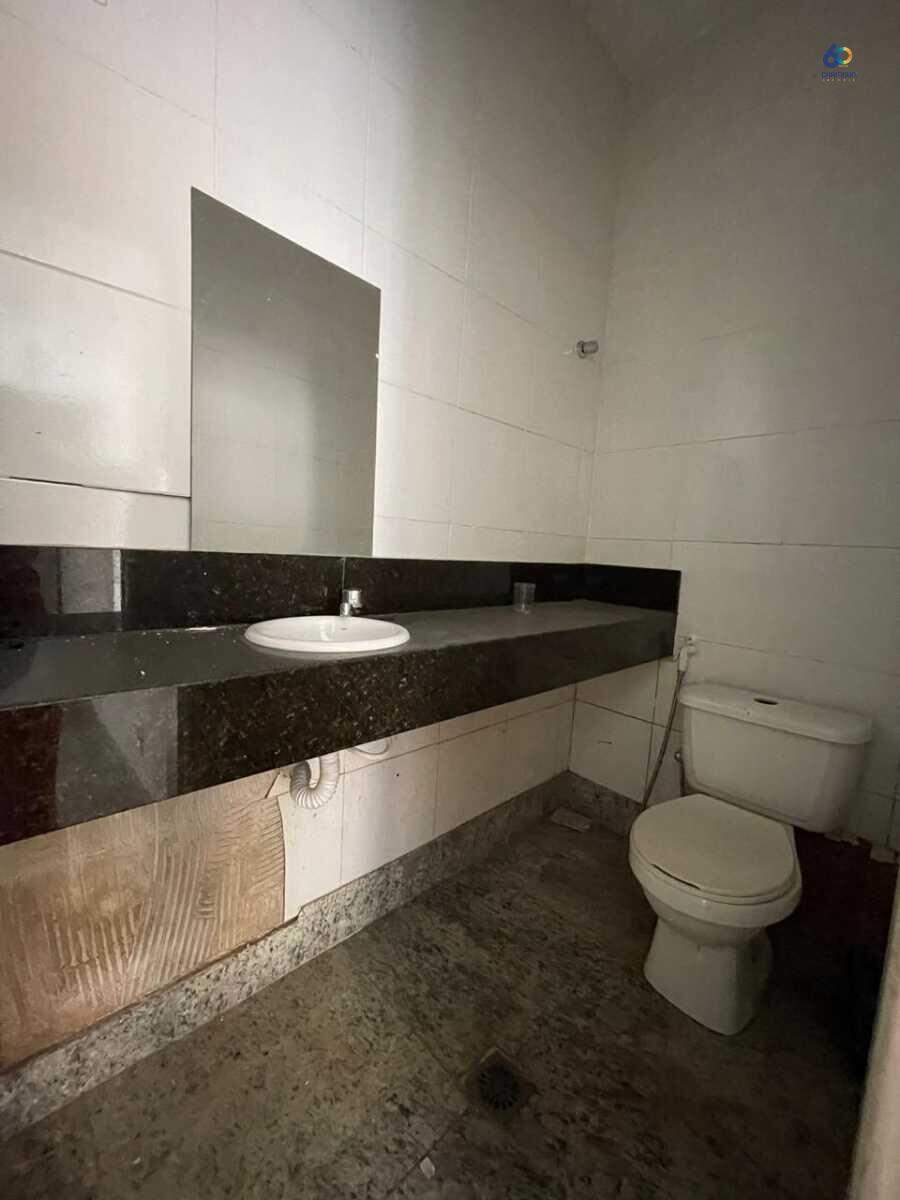 Prédio à venda no Ferroviários: 