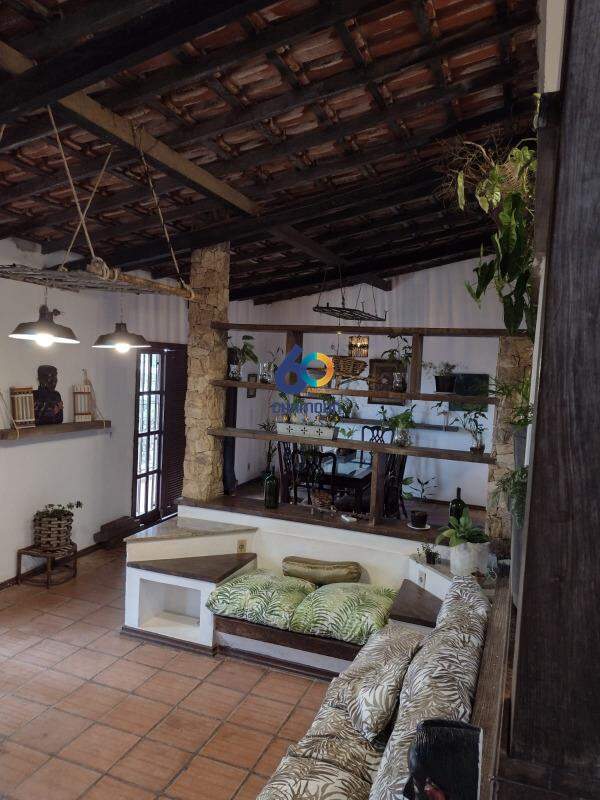 Casa à venda no Setiba: Casa Rústica Triplex, são 2 vaga