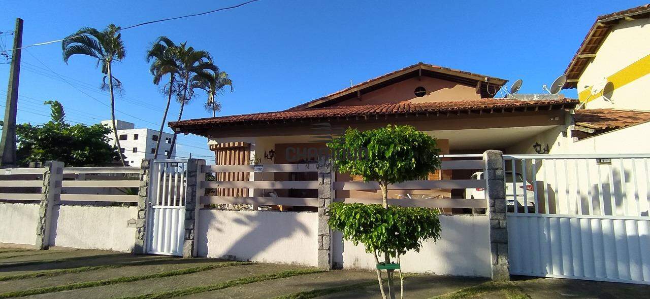 Casa à venda no Enseada Azul: Casa 4 suítes à venda em Guarapari na Enseada Azul 