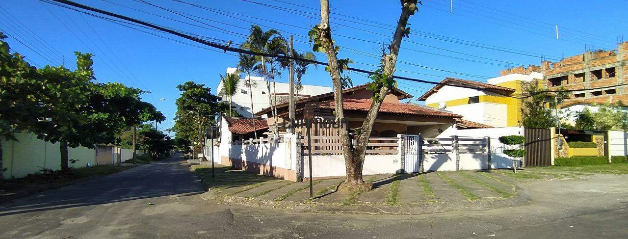 Casa à venda no Enseada Azul: Casa 4 suítes à venda em Guarapari na Enseada Azul