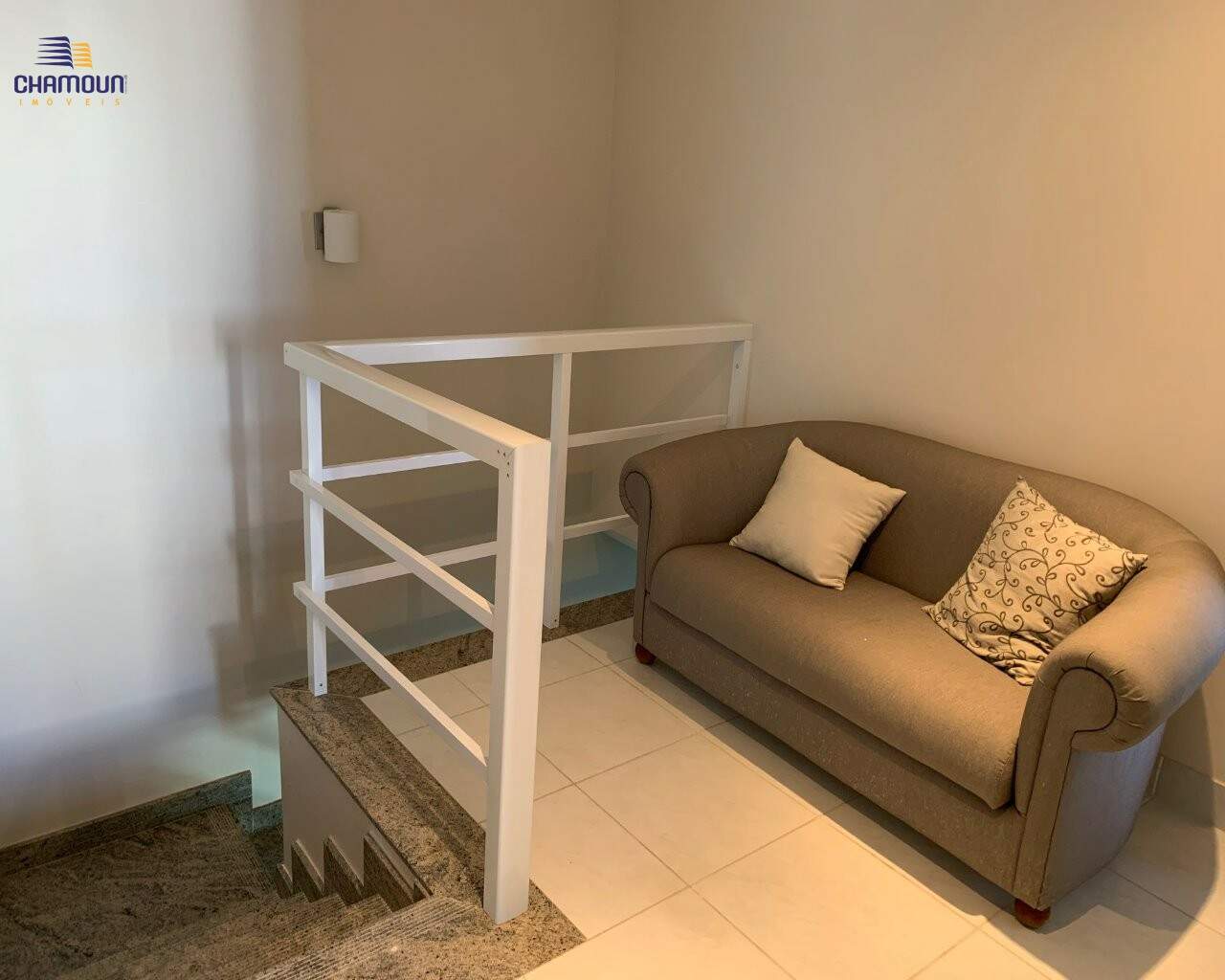 Cobertura à venda no Centro: descida da escada 