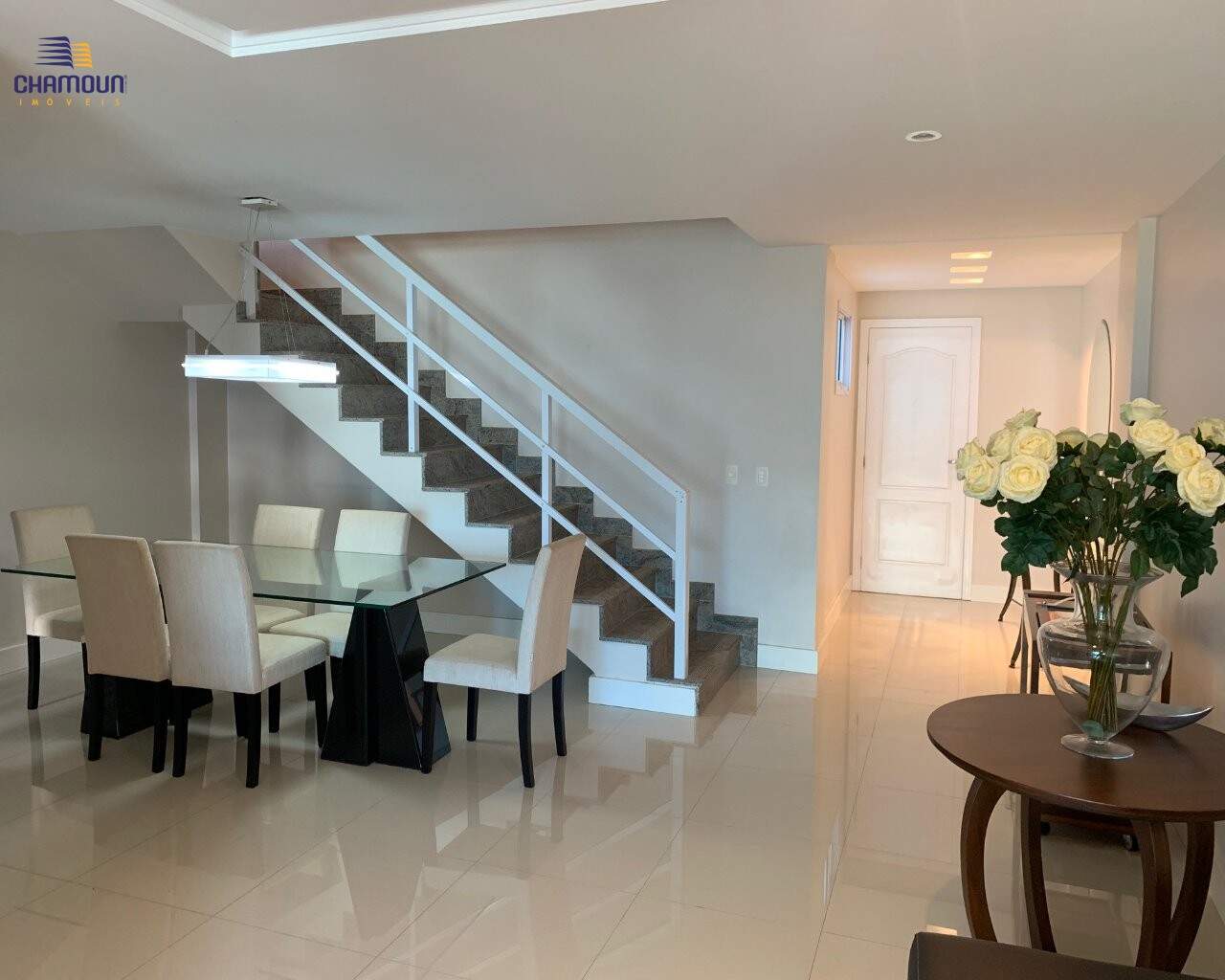 Cobertura à venda no Centro: sala com acabamento de primeira 