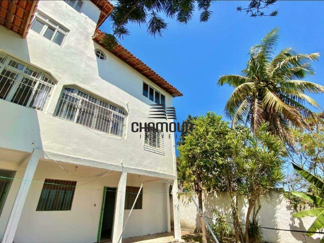 Casa à venda no Centro: Casa de frente para o mar a venda em Guarapari