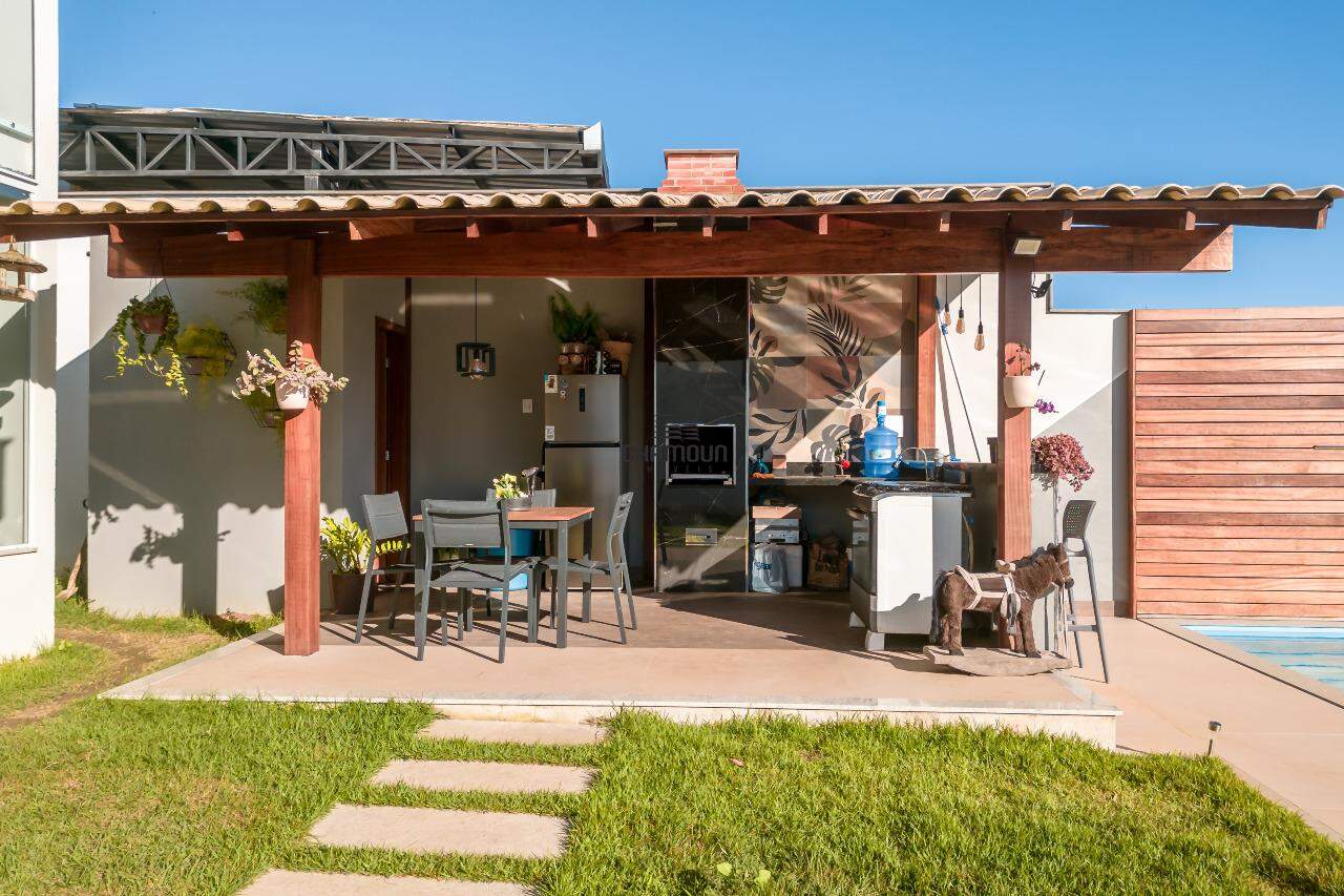 Casa à venda no Nova Guarapari: Casa á venda com 4 quartos em Guarapari.