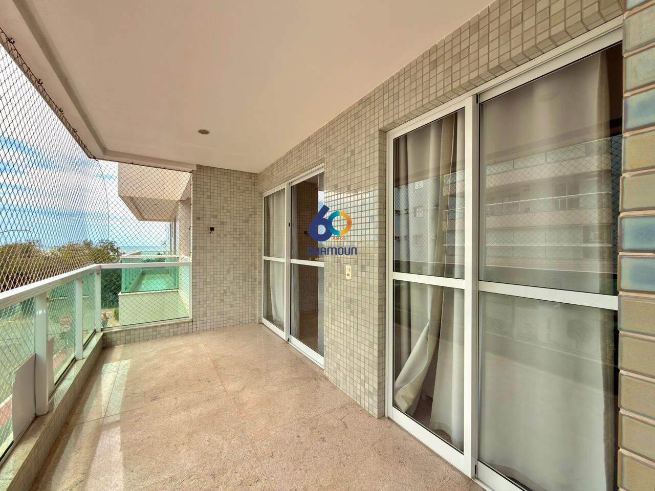 Apartamento à venda no Enseada Azul: 3 quartos 3 suítes e 5 banheiros na Praia de Peracanga