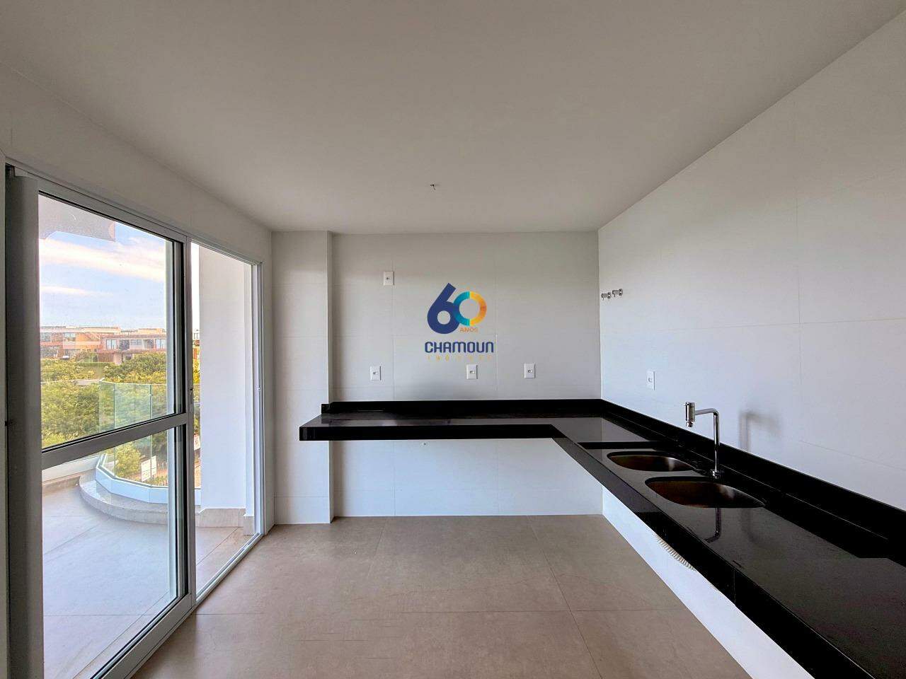 Apartamento à venda no Enseada Azul: Apartamento a venda com 04 quartos na praia de bacutia 