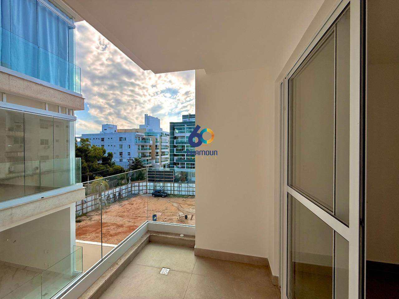 Apartamento à venda no Enseada Azul: Apartamento a venda com 04 quartos na praia de bacutia 