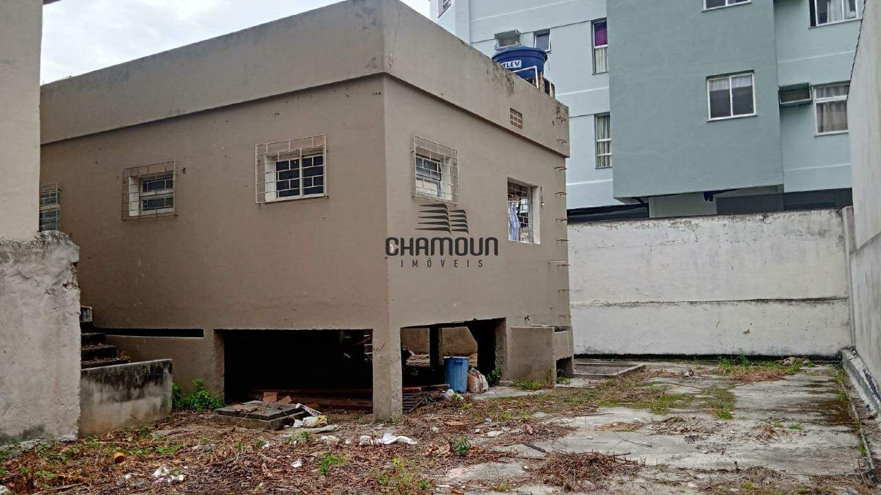 Casa à venda no Centro: Casa no centro de Guarapari