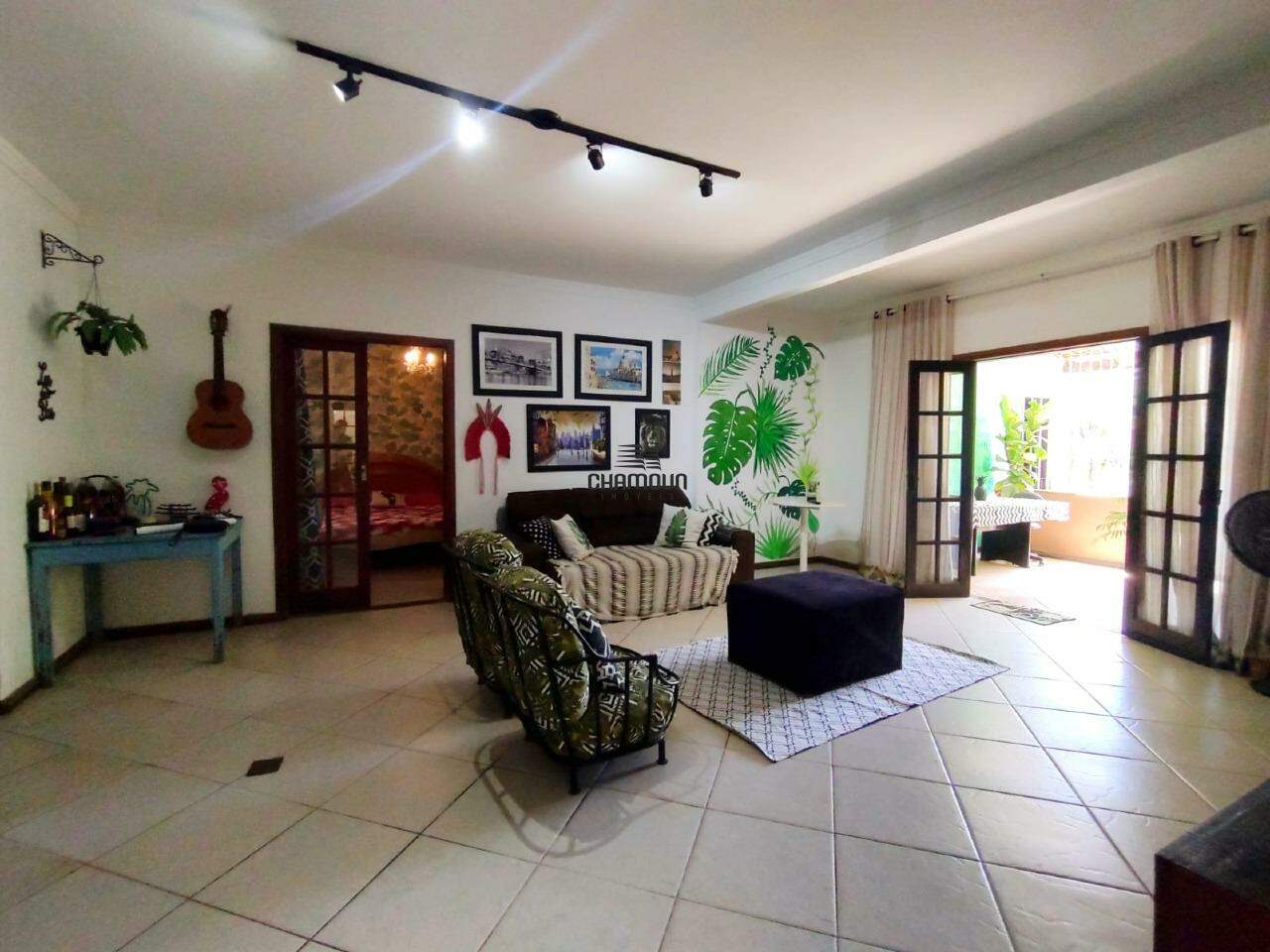 Casa à venda no Sol Nascente: Casa com 6 quartos em Guarapari 