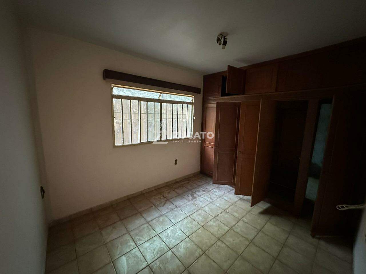 Casa à venda no Fabrício: 