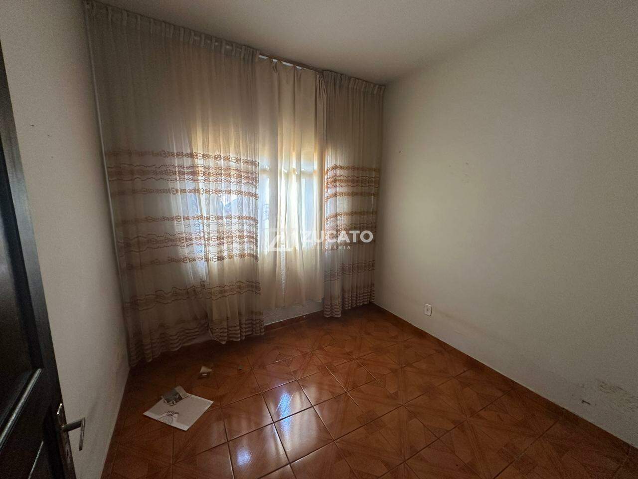 Casa à venda no Mercês: 