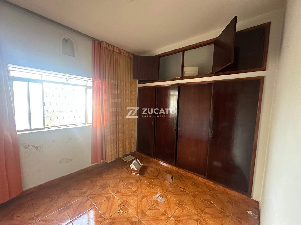 Casa à venda no Mercês: 