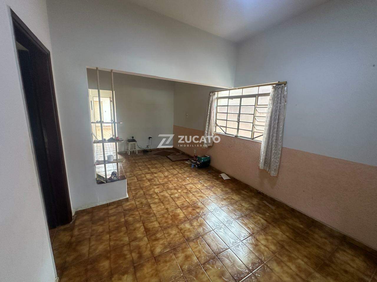 Casa à venda no Mercês: 