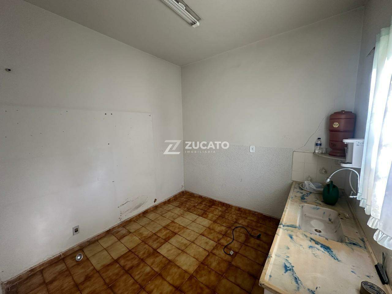 Casa à venda no Mercês: 