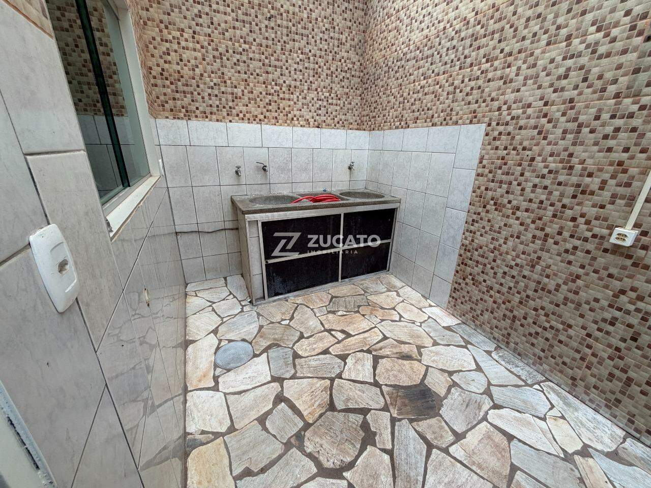 Casa para aluguel no Conjunto Costa Telles II: 
