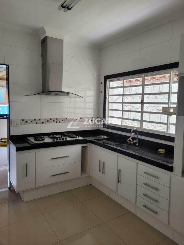 Casa à venda no Universitário: 