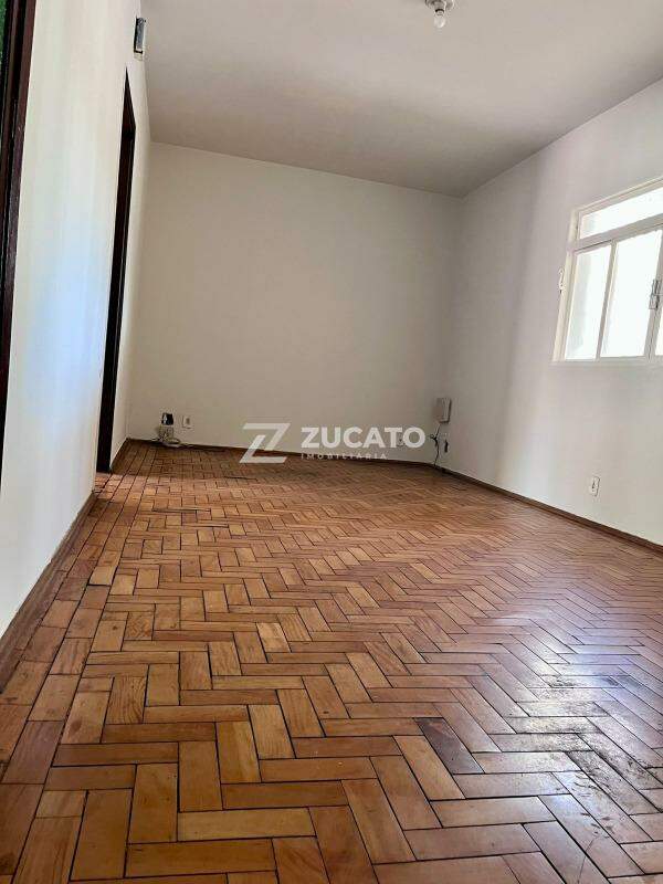 Casa para aluguel no Mercês: 