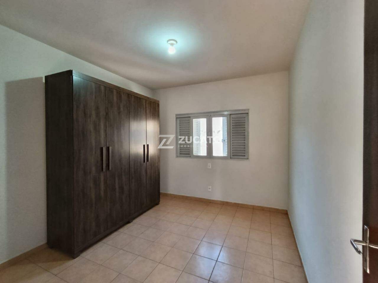 Casa para aluguel no Mercês: 