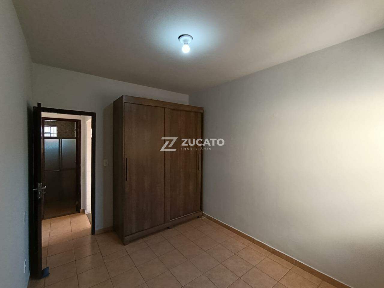 Casa para aluguel no Mercês: 