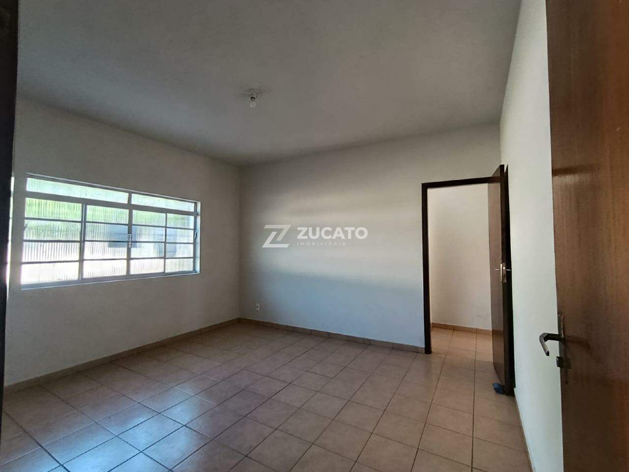 Casa para aluguel no Mercês: 