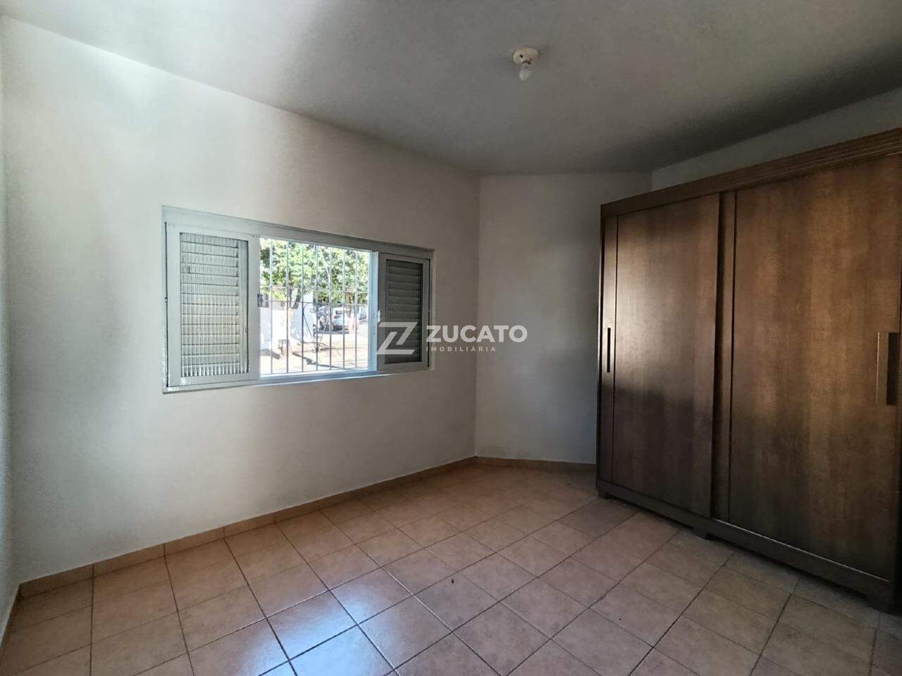 Casa para aluguel no Mercês: 