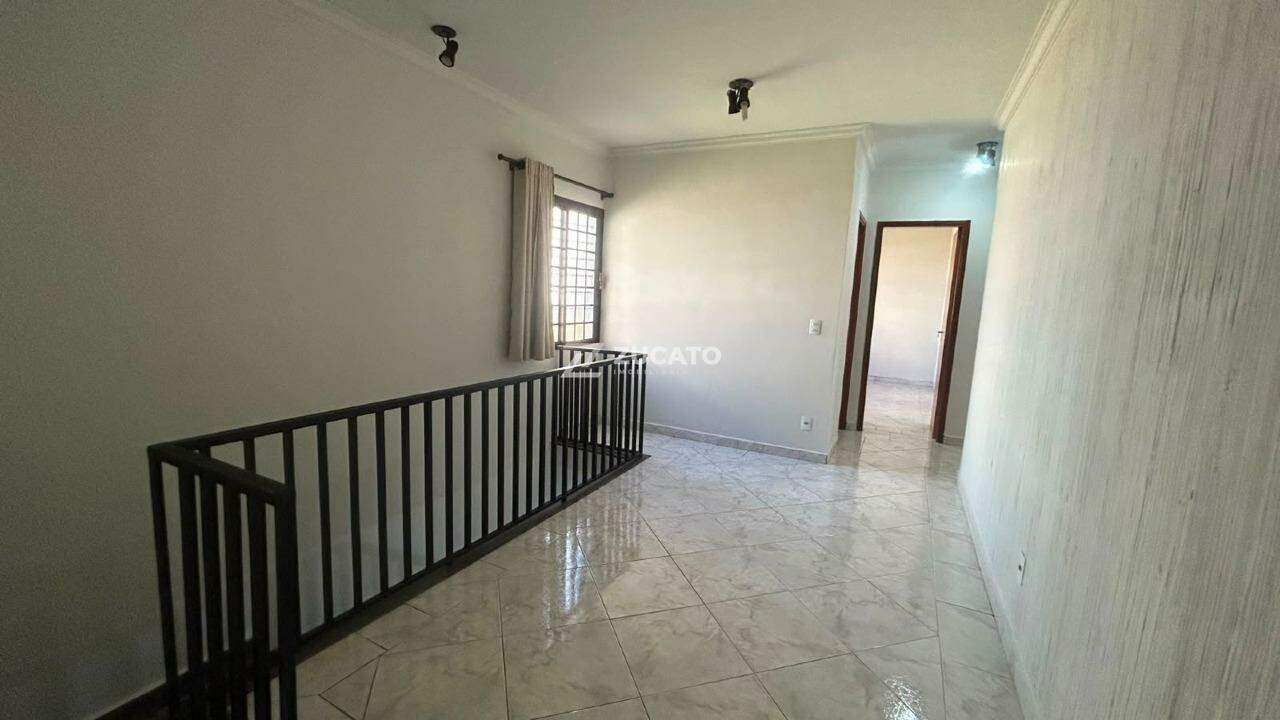 Casa para aluguel no Mercês: 