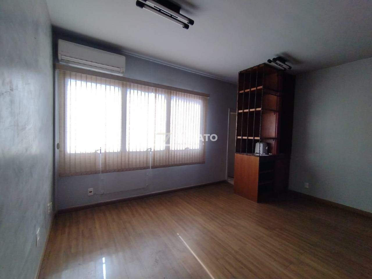 Sala para aluguel no Centro: 