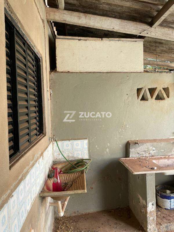 Casa à venda no Mercês: 