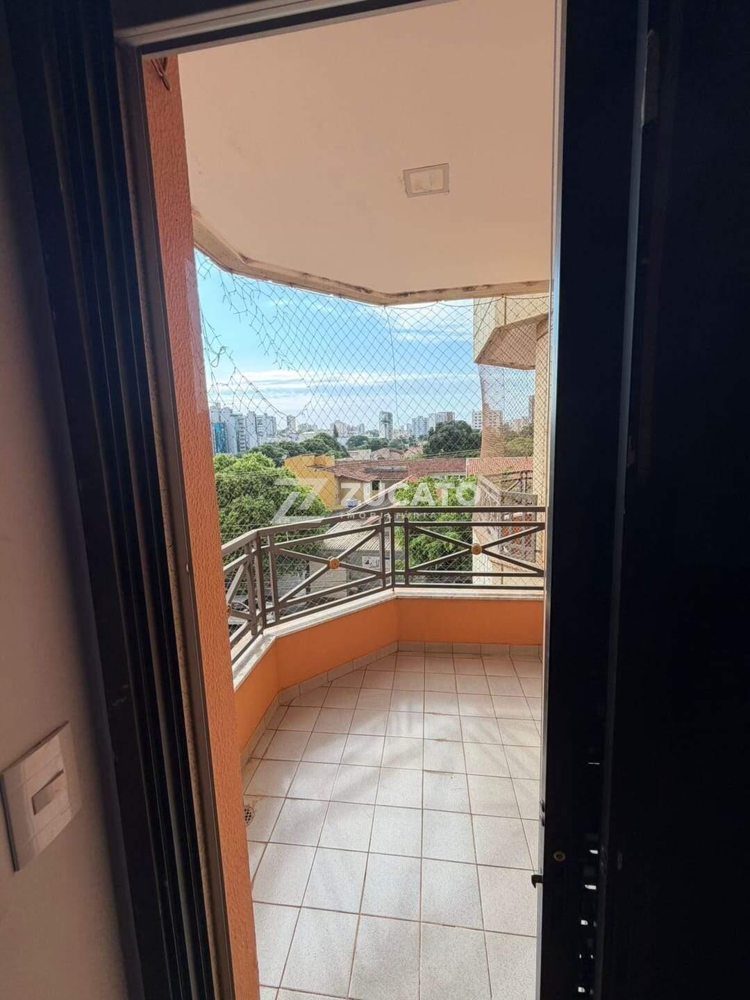 Apartamento à venda no Mercês: 