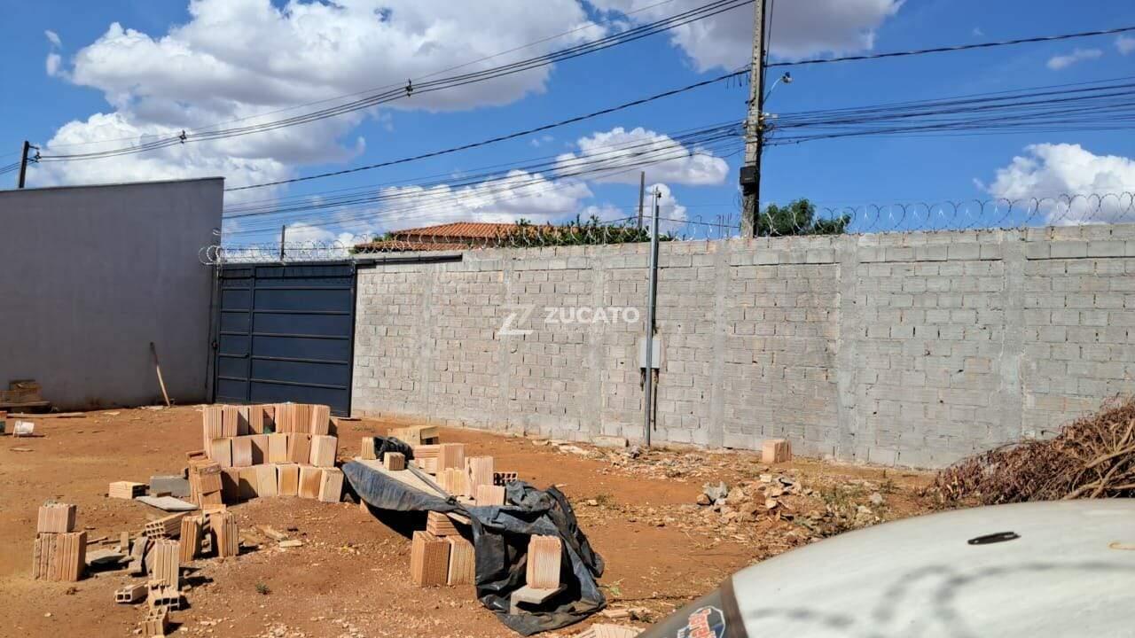 Galpão / Barracão à venda no Amoroso Costa: 