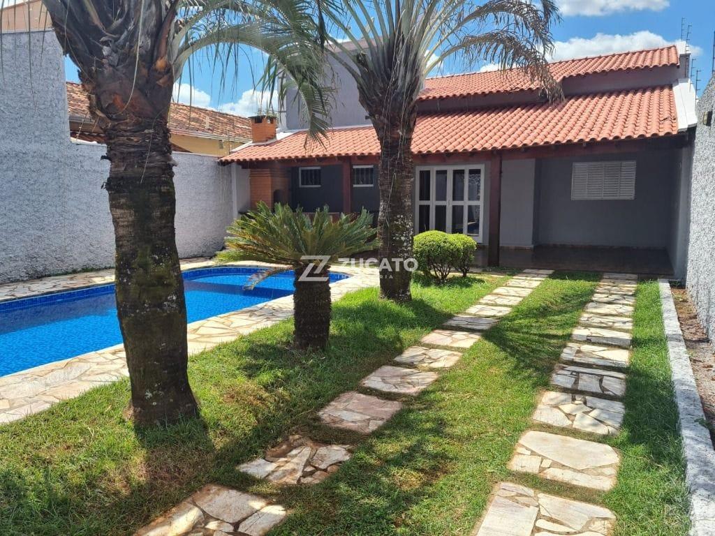 Casa à venda no Conjunto Umuarama: 