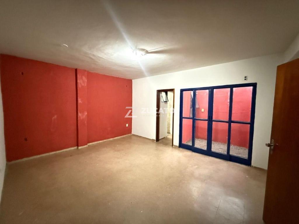 Casa à venda no Centro: 