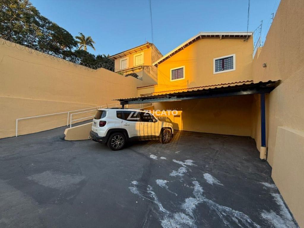 Casa à venda no Centro: 