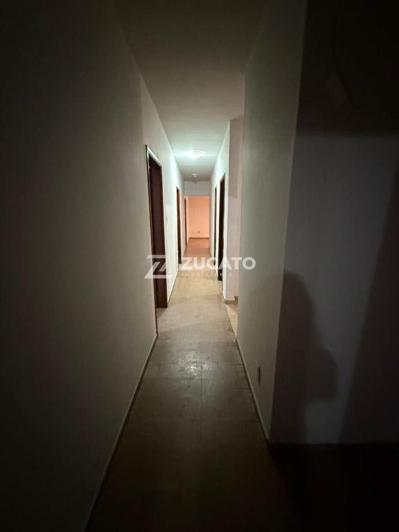 Casa à venda no Centro: 